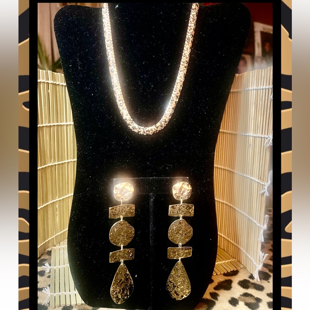 🐆💕Bold, Wild & Gold – Statement Shoulder Dusters with 2-in-1 Leopard Necklace”